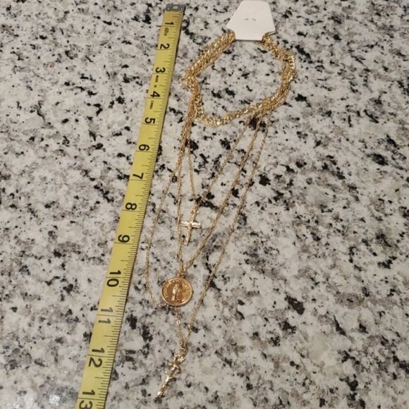 Elegant Gold Layered Necklace Set - Picture 3 of 3